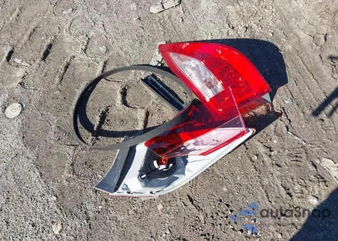 2017 Toyota Corolla Le из США, поврежденный, VIN 2T1BURHEXHC847367